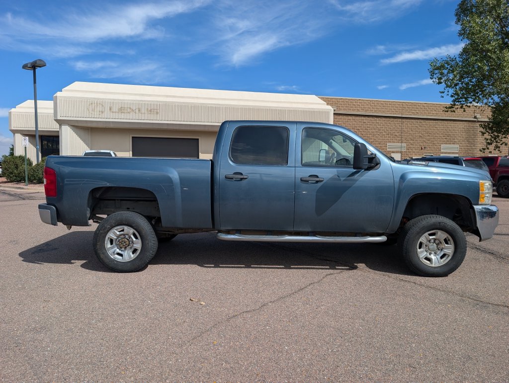 Used 2007 Chevrolet Silverado 2500 LT w/ 2LT Audio Package AWD/4WD image 4
