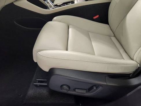 Certified 2026 Volvo XC40 B5 Plus AWD/4WD image 24