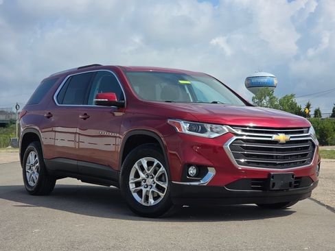 Used 2018 Chevrolet Traverse LT AWD/4WD image 2