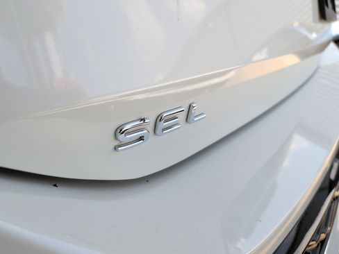 Used 2025 Volkswagen Tiguan SEL R-Line AWD/4WD image 37