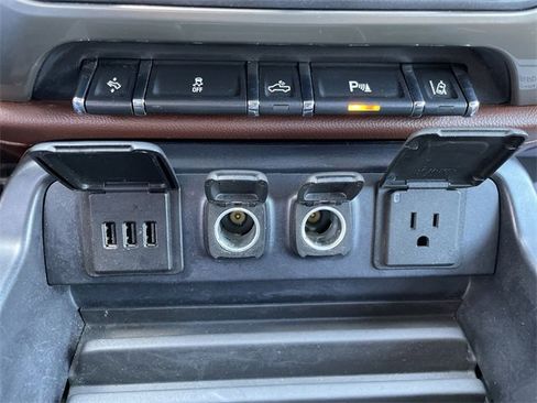 Used 2015 Chevrolet Silverado 1500 High Country w/ High Country Premium Package image 24