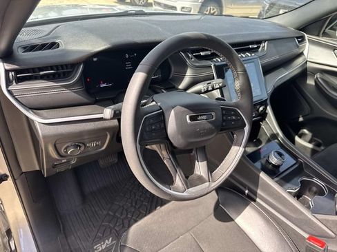 Used 2023 Jeep Grand Cherokee L Laredo RWD image 24