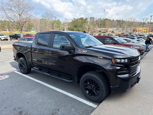 Used 2019 Chevrolet Silverado 1500 LT Trail Boss image 2