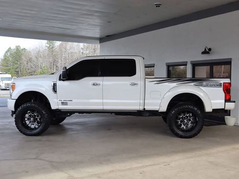 Used 2019 Ford F250 Platinum w/ Platinum Ultimate Package image 2