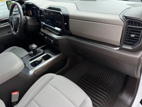 Used 2023 Chevrolet Silverado 1500 LT w/ Safety Package AWD/4WD image 21