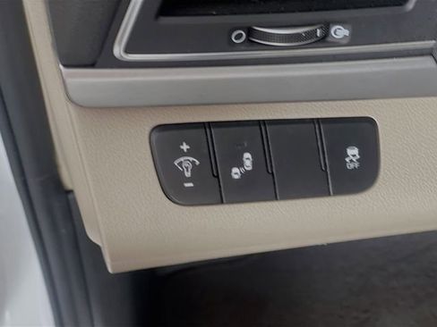 Used 2018 Hyundai Elantra Value Edition FWD image 11