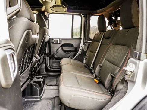 Used 2021 Jeep Wrangler Unlimited Rubicon AWD/4WD image 41
