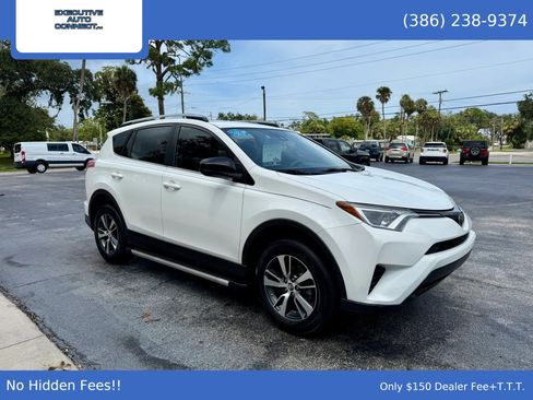 Used 2017 Toyota RAV4 LE FWD image 3