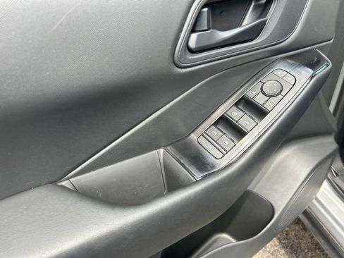 Used 2025 Nissan Rogue S AWD/4WD image 74