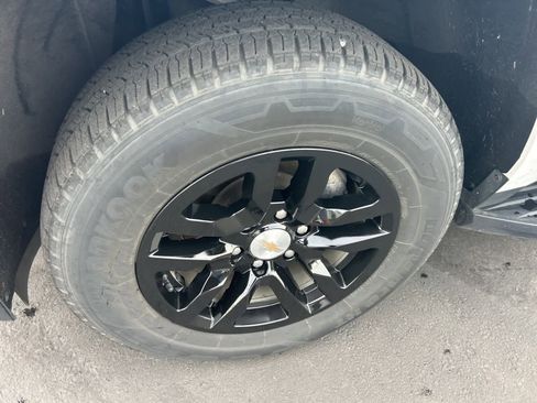 Used 2024 Chevrolet Tahoe LT image 39