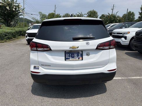 Used 2023 Chevrolet Equinox LS w/ LS Convenience Package FWD image 4