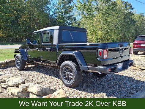 New 2025 Jeep Gladiator Sport image 5