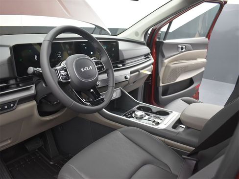 New 2026 Kia Carnival EX image 18