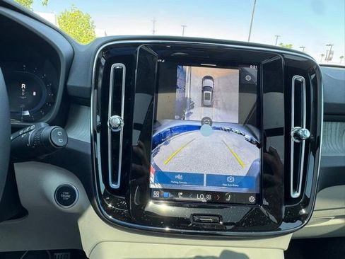 New 2025 Volvo XC40 B5 Plus w/ Protection Package Premier AWD/4WD image 27