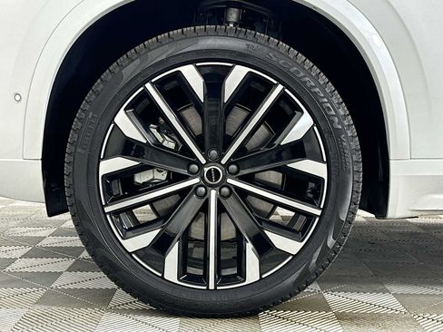 Used 2025 Volvo XC90 T8 Plus w/ Protection Package Premier AWD/4WD image 31