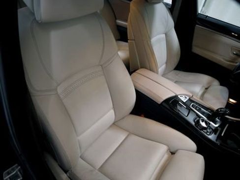 Used 2016 BMW 550i Sedan image 9