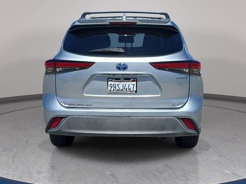 Used 2021 Toyota Highlander XLE FWD image 7