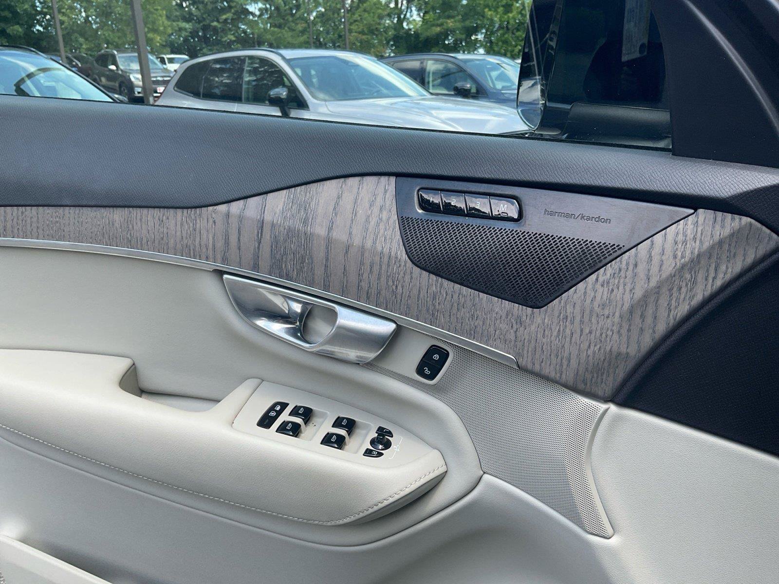 Certified 2023 Volvo XC90 B6 Plus AWD/4WD image 24