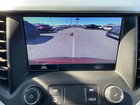 Used 2023 GMC Acadia SLE w/ Driver Convenience Package image 20