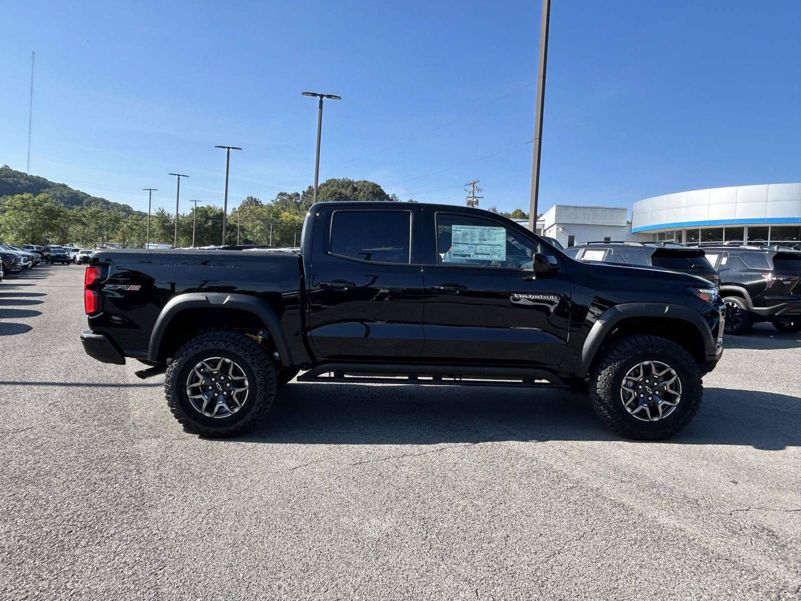 New 2026 Chevrolet Colorado ZR2 w/ Technology Package AWD/4WD image 8