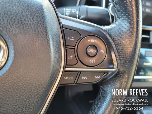 Used 2019 Toyota Avalon XSE image 8