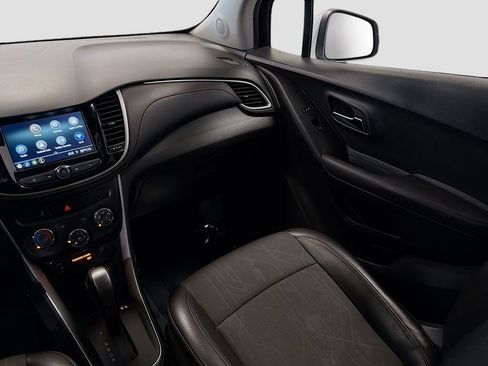 Used 2019 Chevrolet Trax LT w/ LT Convenience Package FWD image 20