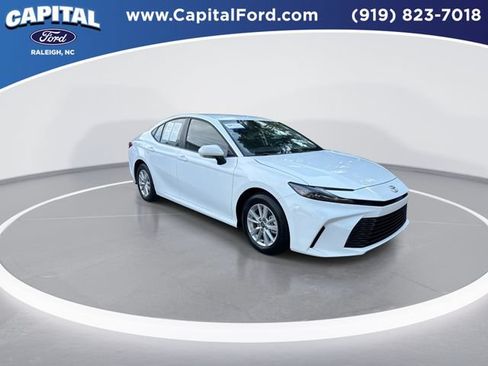 Used 2025 Toyota Camry LE FWD image 2