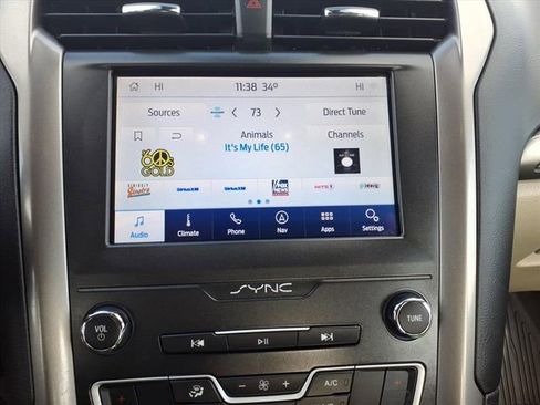 Used 2020 Ford Fusion SE image 18