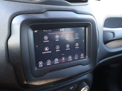 Used 2019 Jeep Renegade Limited w/ LED Lighting Group AWD/4WD image 22