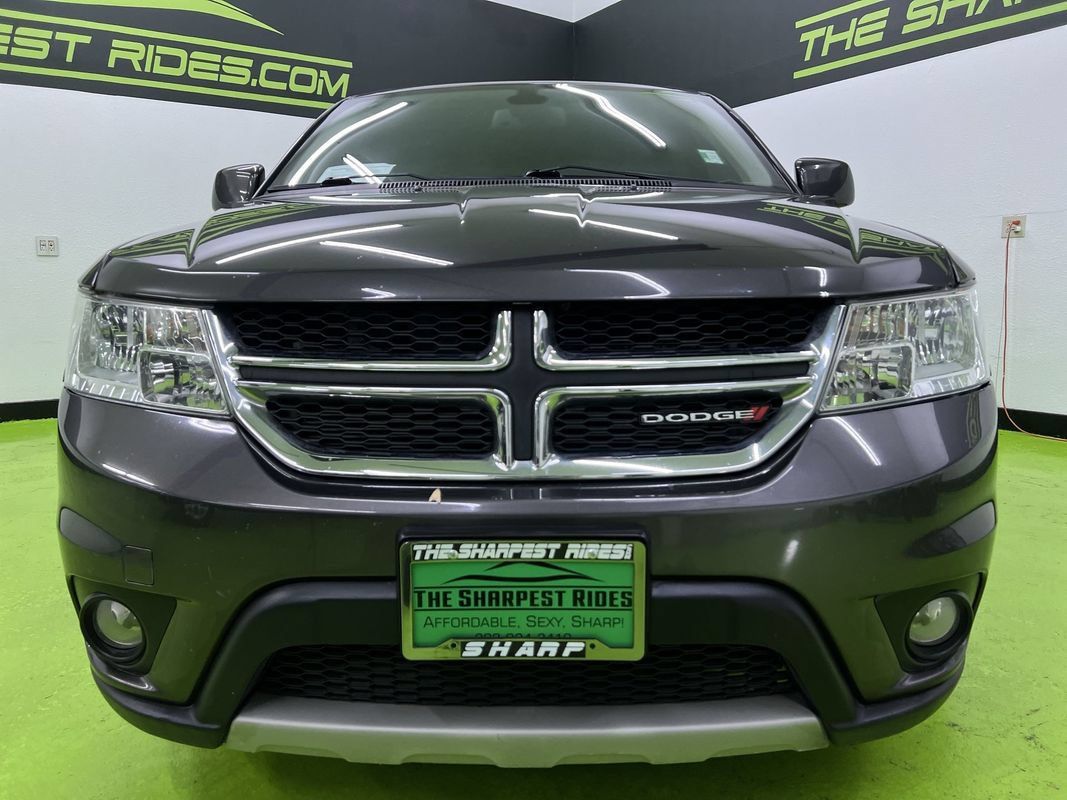 Used 2019 Dodge Journey SE w/ Connectivity Group FWD image 3