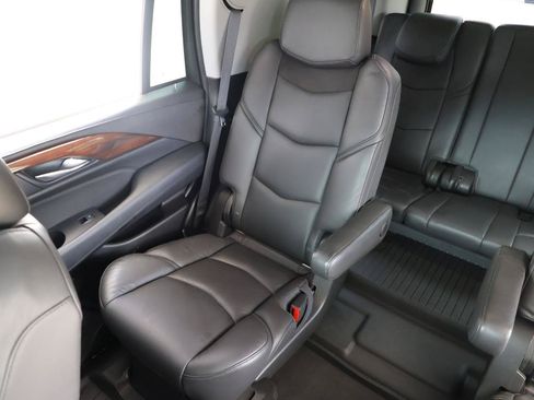 Used 2017 Cadillac Escalade Premium Luxury AWD/4WD image 23