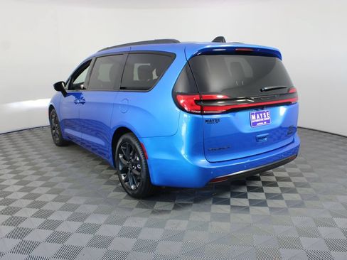 New 2027 Chrysler Pacifica Select FWD image 24