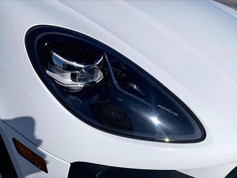 Used 2020 Porsche Macan image 30
