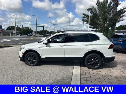 Certified 2023 Volkswagen Tiguan SE FWD image 10