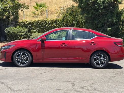 Used 2024 Nissan Sentra SV FWD image 7