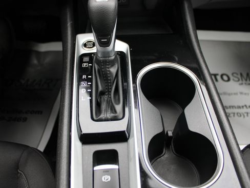 Used 2024 Nissan Altima 2.5 SV image 23