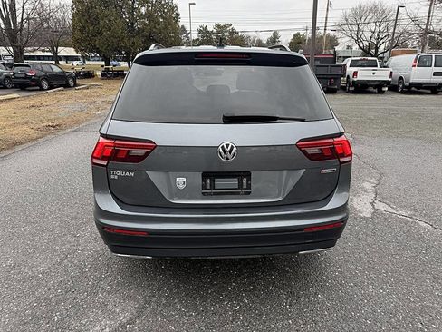 Used 2019 Volkswagen Tiguan SE w/ Panoramic Sunroof Package image 4