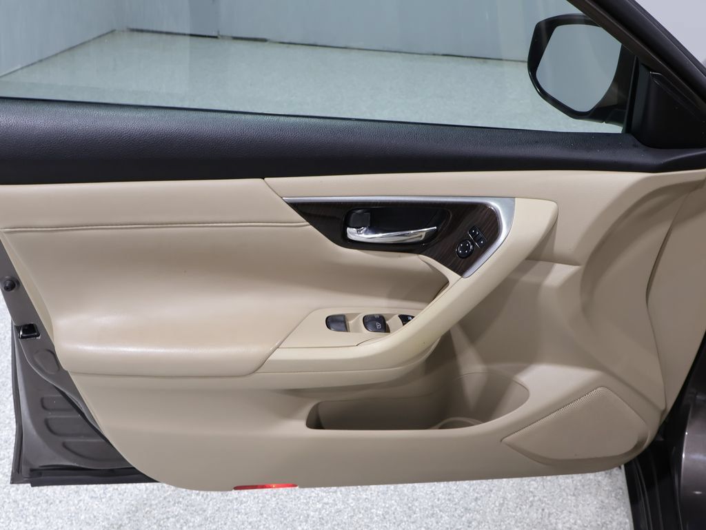 Used 2014 Nissan Altima 2.5 SL w/ Moonroof Package FWD image 23