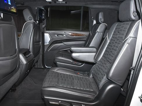 Used 2023 Cadillac Escalade ESV Sport Platinum AWD/4WD image 49
