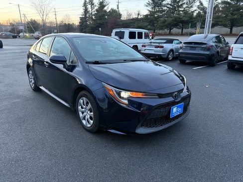 Used 2020 Toyota Corolla LE image 4