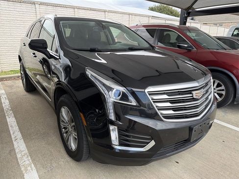 Used 2019 Cadillac XT5 Luxury image 2