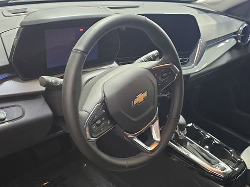 Used 2024 Chevrolet Trax LT w/ Driver Confidence Package image 19