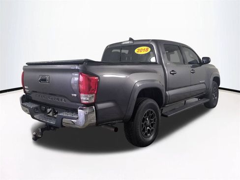 Used 2018 Toyota Tacoma SR5 RWD image 5