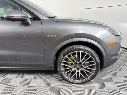 Certified 2022 Porsche Cayenne E-Hybrid Coupe AWD/4WD image 12