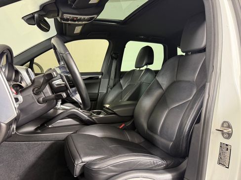 Used 2017 Porsche Cayenne Platinum Edition AWD/4WD image 5