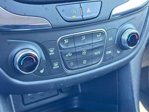 Used 2024 Chevrolet Equinox LT image 17