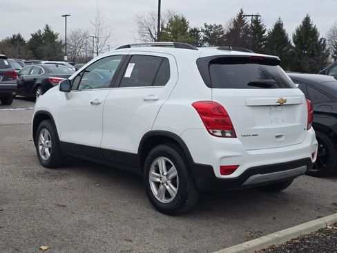 Used 2020 Chevrolet Trax LT w/ LT Convenience Package image 4