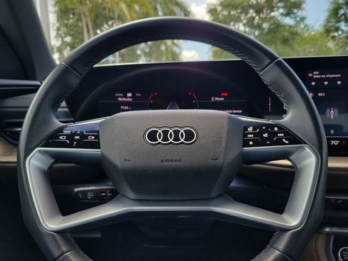 Certified 2025 Audi Q5 Premium w/ Convenience Package AWD/4WD image 8