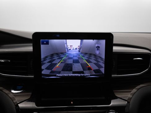 Used 2023 Ford Explorer Limited w/ Equipment Group 301A image 5