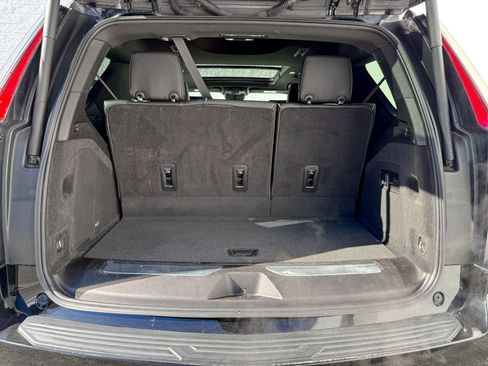 Used 2023 Cadillac Escalade Premium Luxury image 38